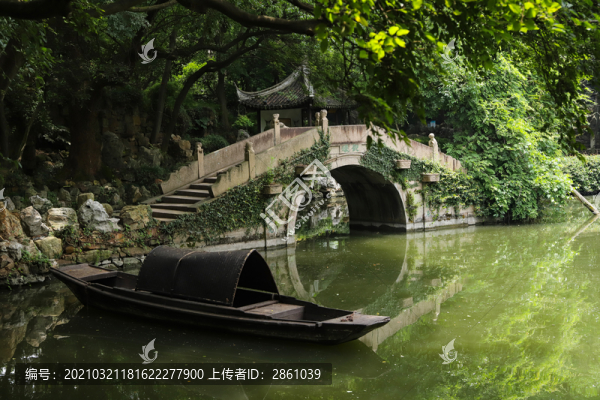 公園里的船