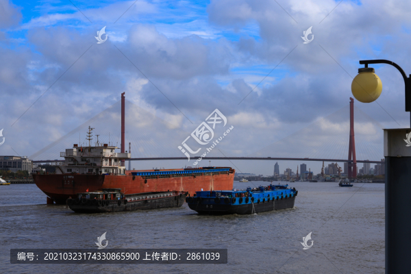 黃浦江上的船只