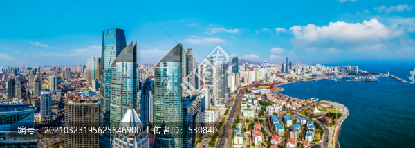 航拍青島城市海岸線現(xiàn)代建筑