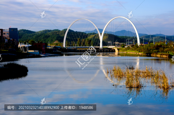 M橋