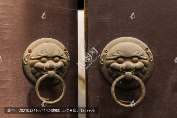 鋪首