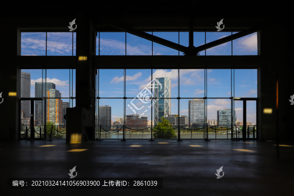 窗外的北外灘