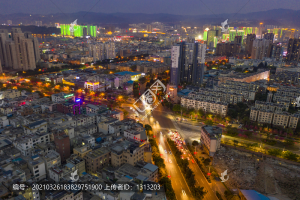 航拍云南大理市區(qū)夜景風(fēng)光