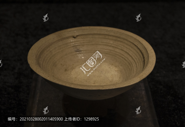 春秋時(shí)期原始青瓷弦紋豆