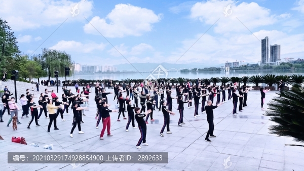廣場(chǎng)舞