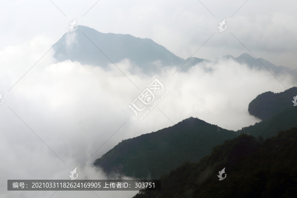 山巒起伏