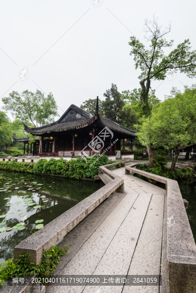 中國蘇州拙政園的古建筑倚玉軒