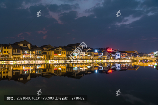 云南建水小桂湖夜景