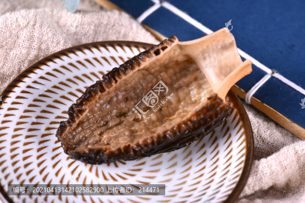 泡發(fā)好的羊肚菌特寫