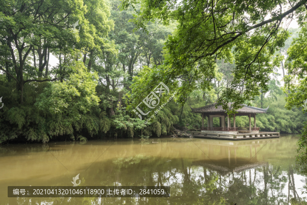 中國蘇州虎丘山的攬?jiān)麻? title=