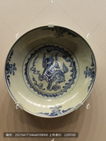 漳州窯青花麒麟紋盤