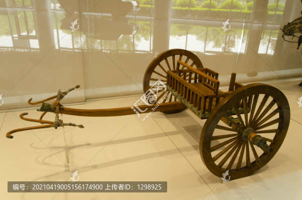 西周木馬車