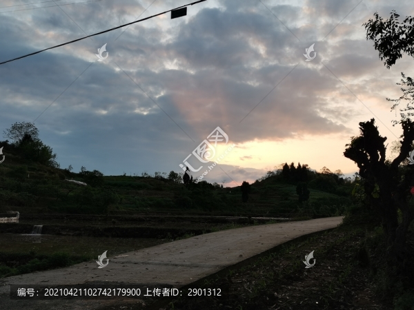 丘陵梯田美景