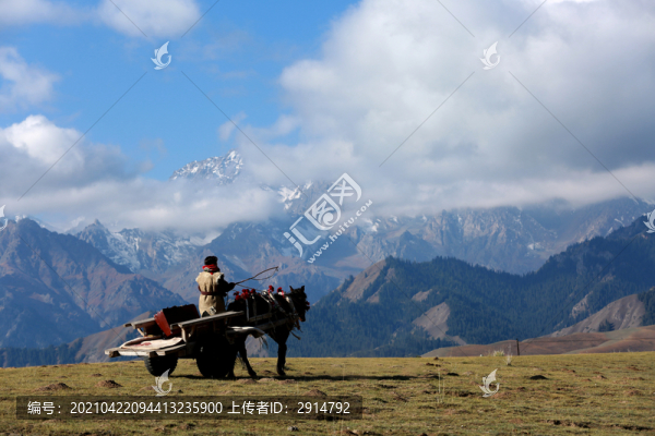 新疆風(fēng)景馬車(chē)