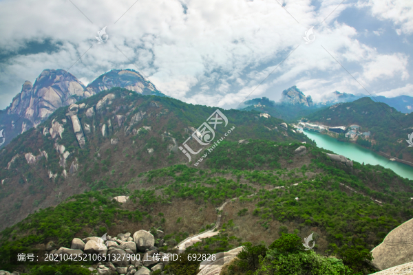 天柱山
