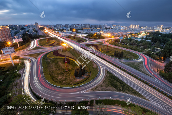 北京郊區(qū)順義區(qū)燕京橋立交橋夜景