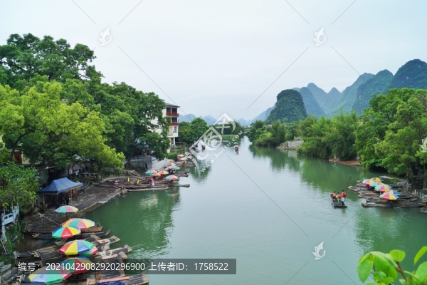 陽朔遇龍河竹筏