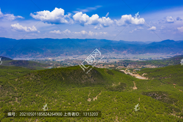 航拍云南大理山區(qū)風(fēng)貌