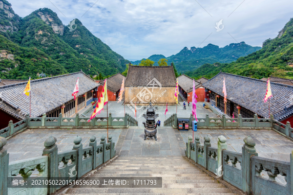 中國(guó)湖北十堰武當(dāng)山瓊臺(tái)中觀