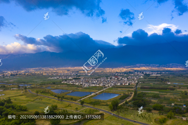 航拍云南大理的田野