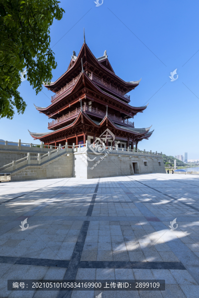 四川宜賓長(zhǎng)江地標(biāo)廣場(chǎng)夾鏡樓