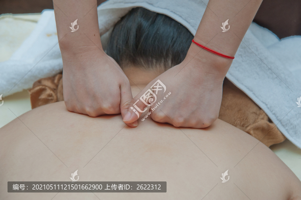 背部按摩