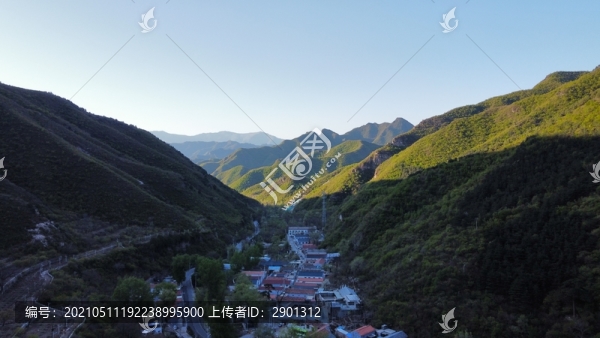 山區(qū)小鎮(zhèn)新農(nóng)村