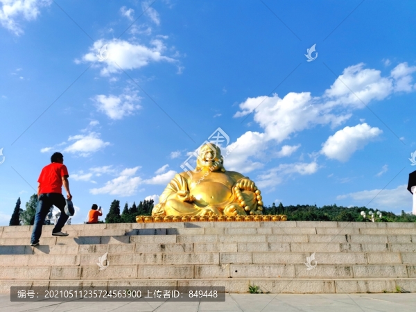 金色彌勒大佛