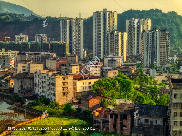 古城觀景臺瞭望滎經(jīng)縣城風光