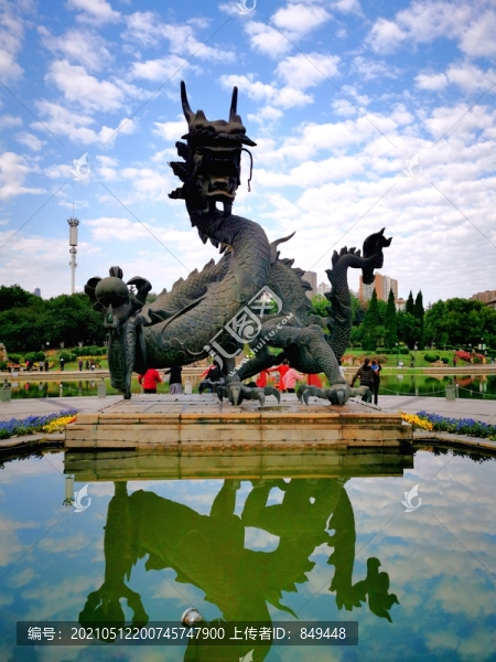 雕塑龍