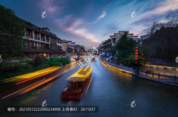 秦淮河上游船穿梭