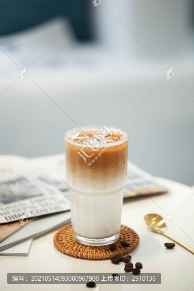 一杯奶咖咖啡
