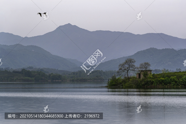 水墨湖光山色攝影圖