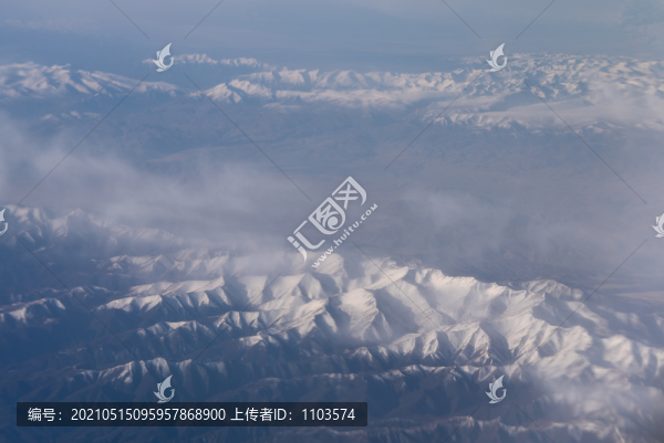 西安到拉薩飛機(jī)上航拍雪山