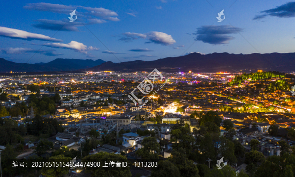 航拍云南麗江古城夜景風(fēng)光