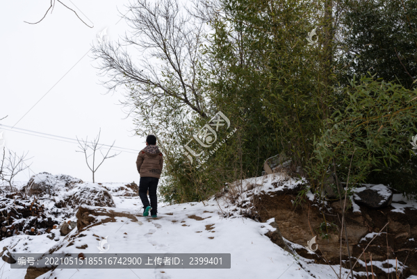 鄉(xiāng)村田園家園雪景