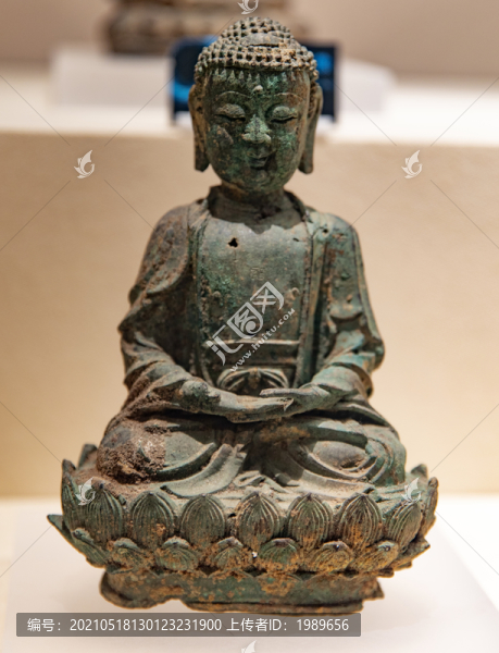 明代銅佛坐像