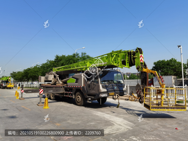 吊裝施工車