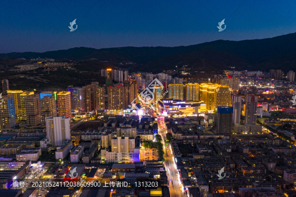 航拍云南大理市區(qū)夜景風(fēng)光