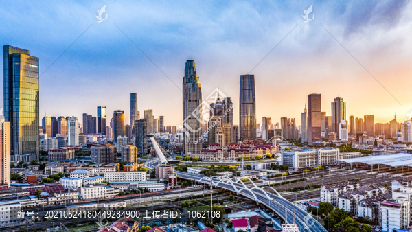 天津津?yàn)硰V場(chǎng)夕陽(yáng)