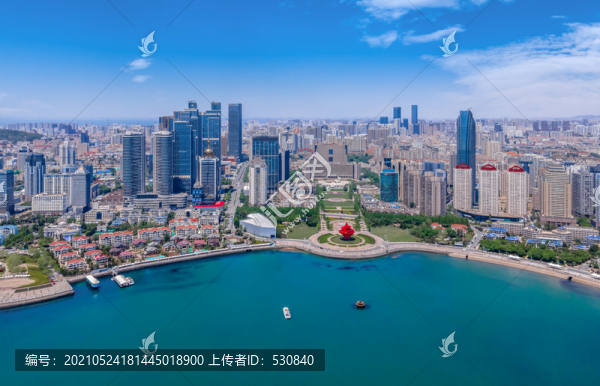航拍青島海岸線現(xiàn)代建筑