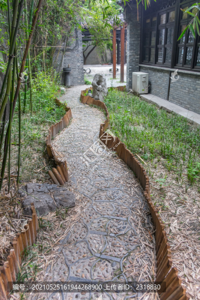園林石鋪路