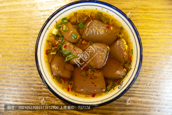 長(zhǎng)沙坡子街火宮殿小吃龍脂豬血