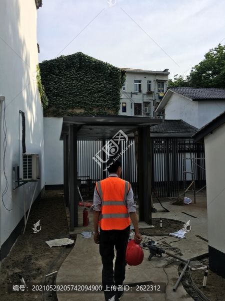 建設中的園林小品