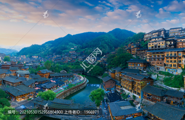貴州西江千戶苗寨黃昏風(fēng)光