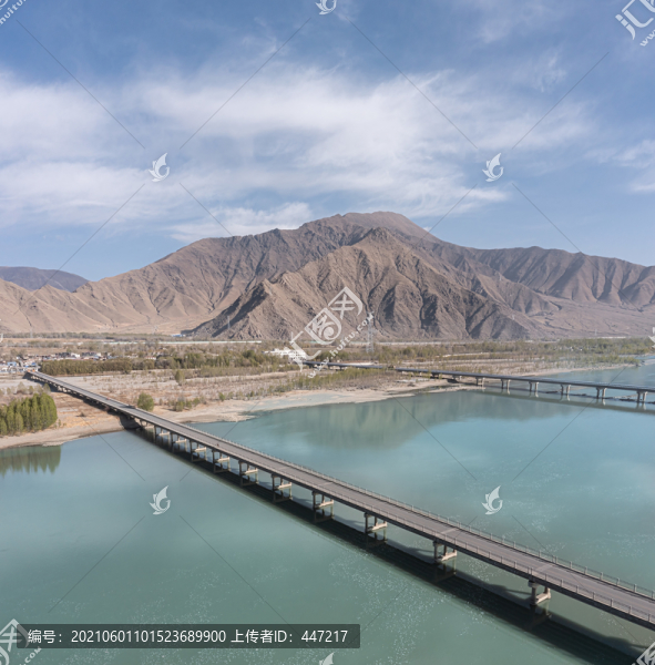 航拍雅魯藏布江大橋