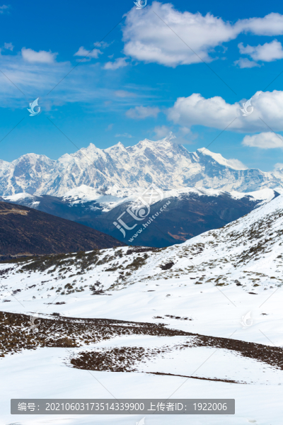 西藏南迦巴瓦峰雪山全景圖