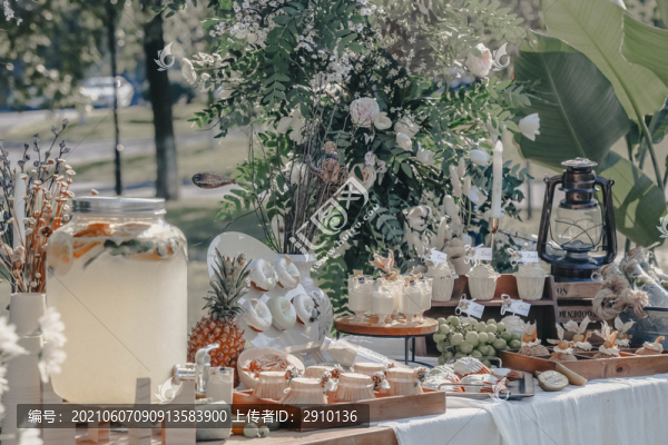 草坪婚禮戶外甜品臺(tái)