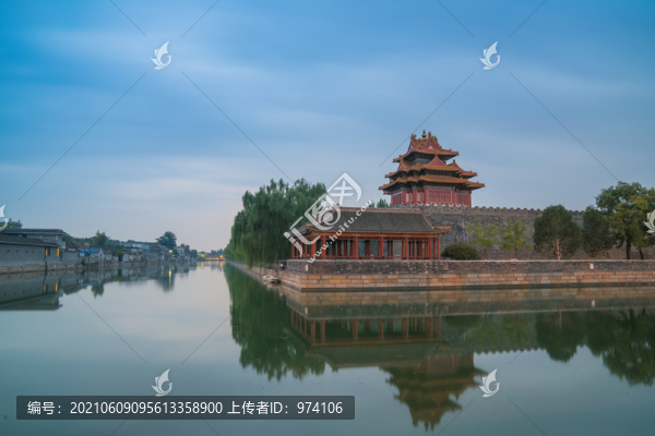北京故宮城墻角樓和金水河風(fēng)光