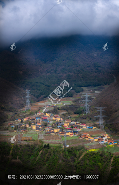 高原山村